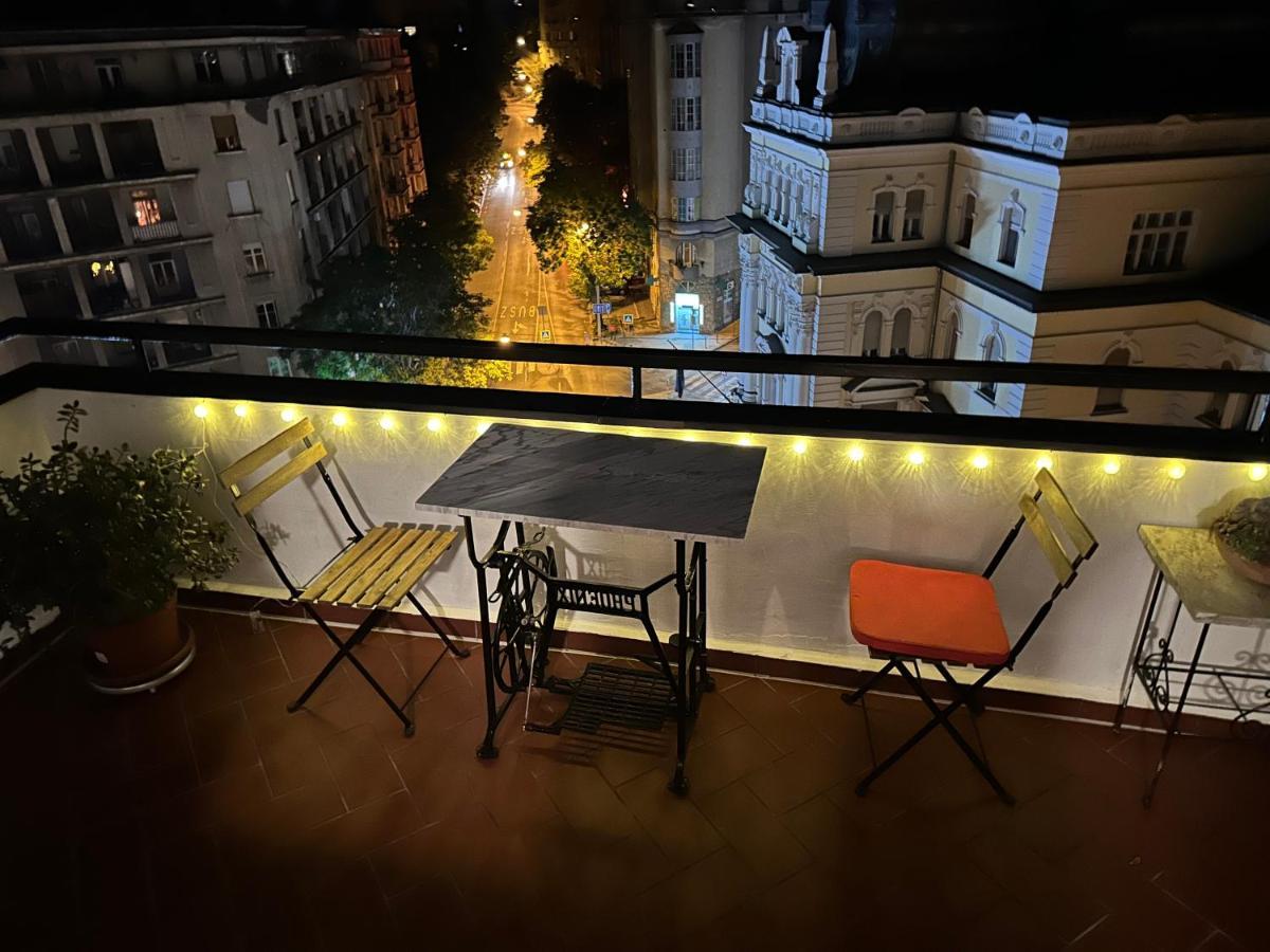 Bright & Spacious Home In Buda Βουδαπέστη Εξωτερικό φωτογραφία